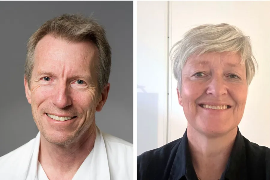 En mann og en kvinne som smiler